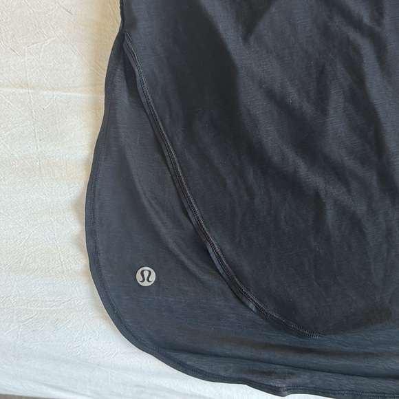 Lululemon workout top with built-in padded bra - Picture 3 of 4